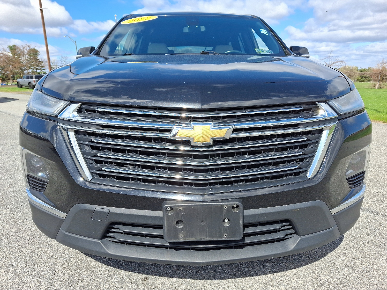 Used 2022 Chevrolet Traverse LT image 2