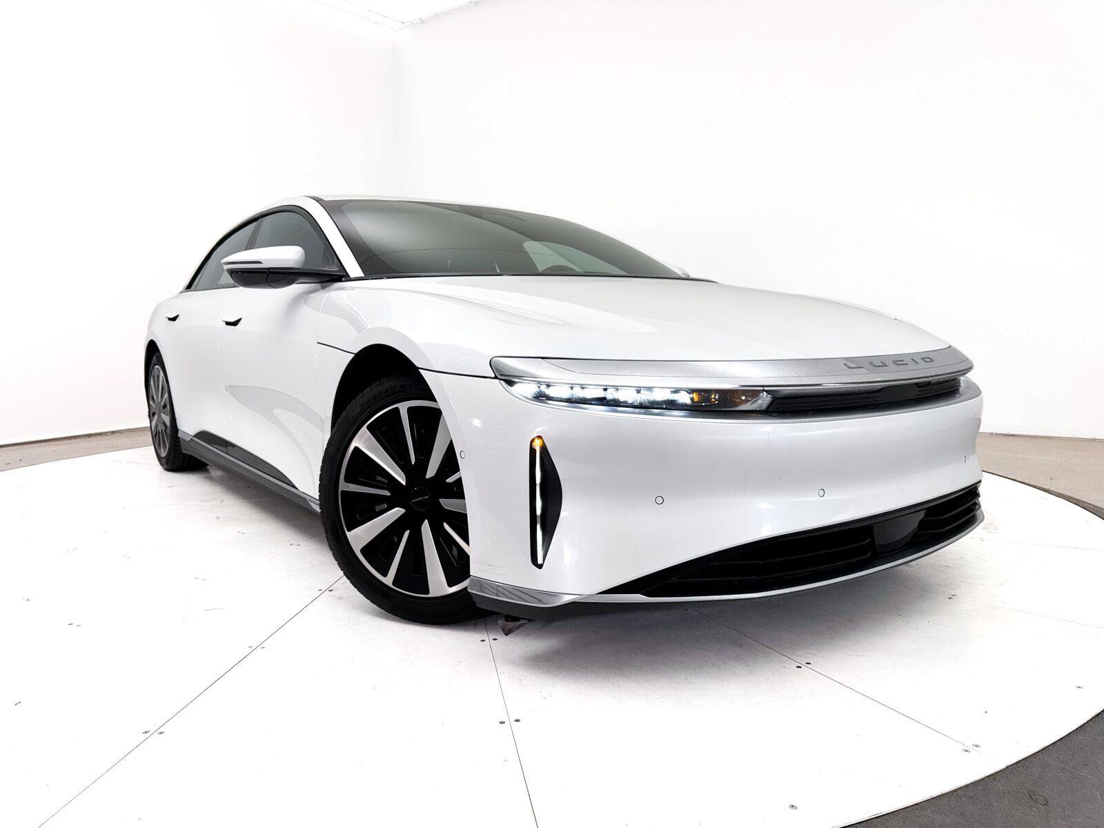 Used 2024 Lucid Air Pure RWD image 1