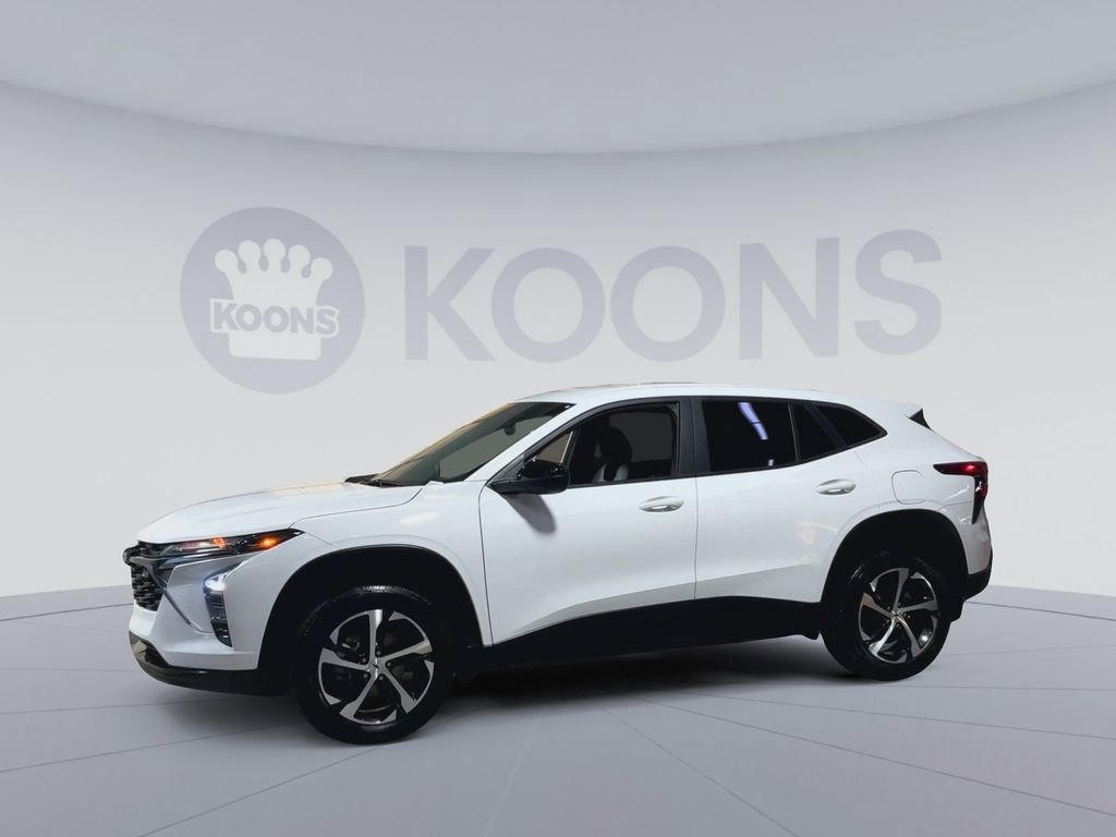 Used 2025 Chevrolet Trax RS w/ Driver Confidence Package image 7