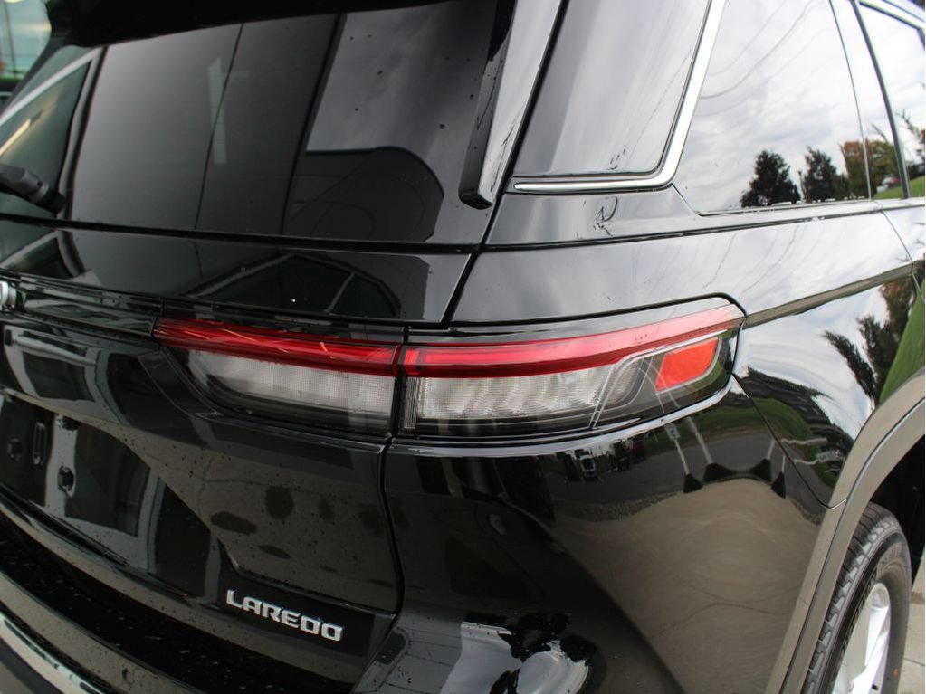 New 2025 Jeep Grand Cherokee Laredo X w/ Luxury Tech Group I image 40