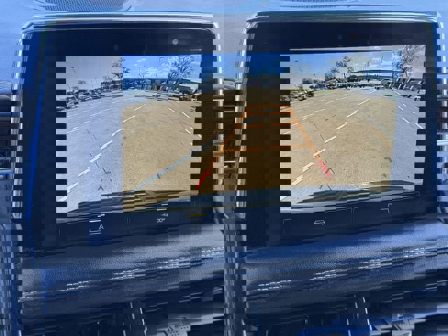 Used 2023 Chevrolet Suburban Premier image 19