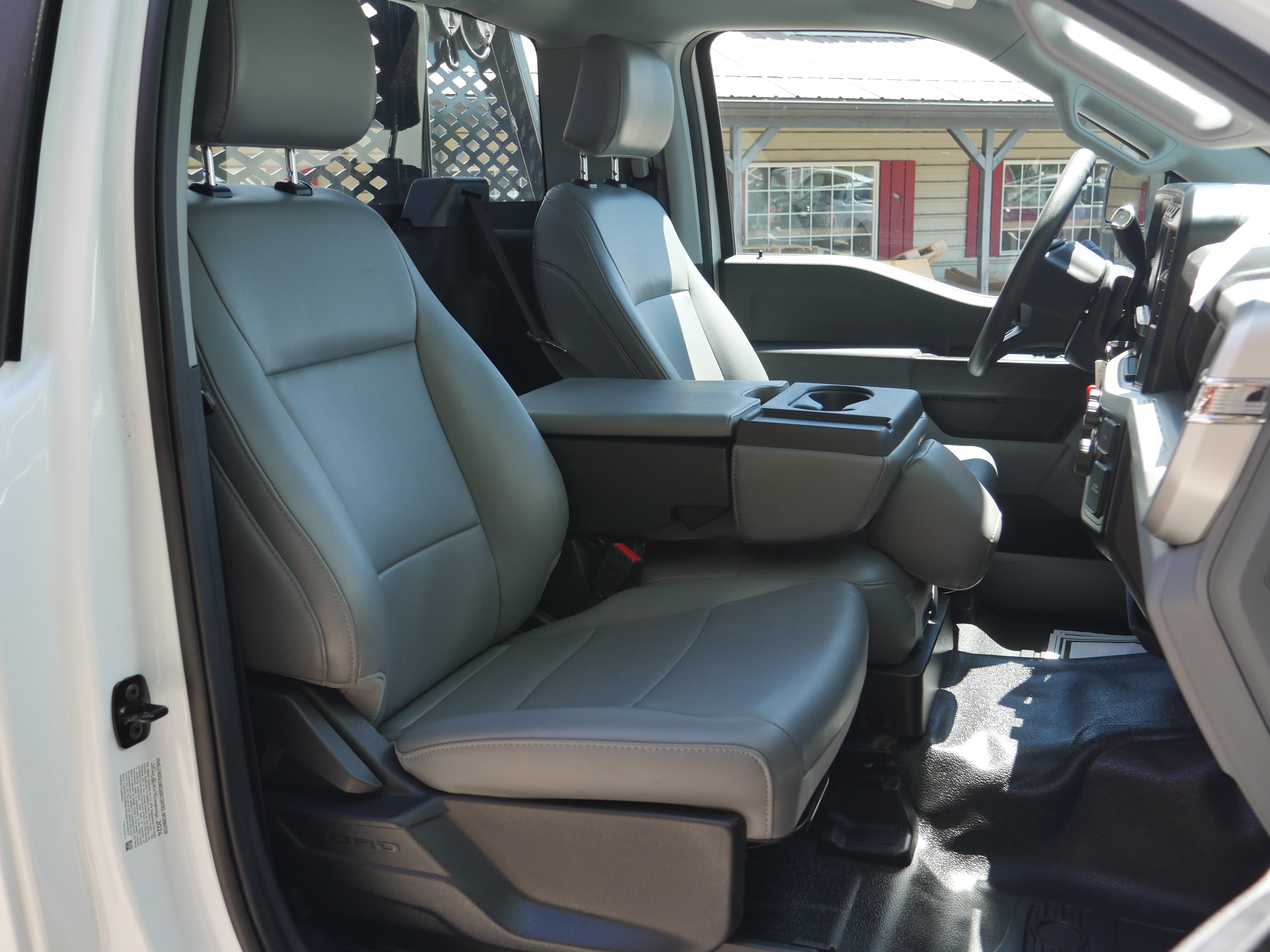 Certified 2024 Ford F550 4x4 Regular Cab Super Duty image 22