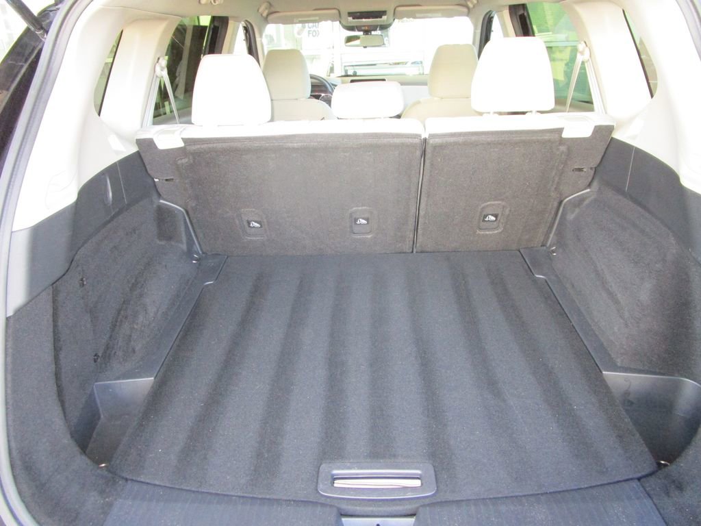 Used 2023 Nissan Rogue SV image 12