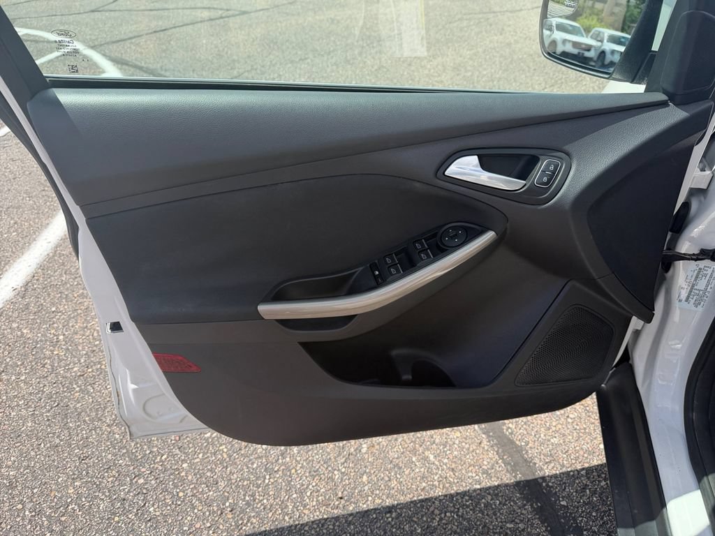Used 2015 Ford Focus Titanium FWD image 26