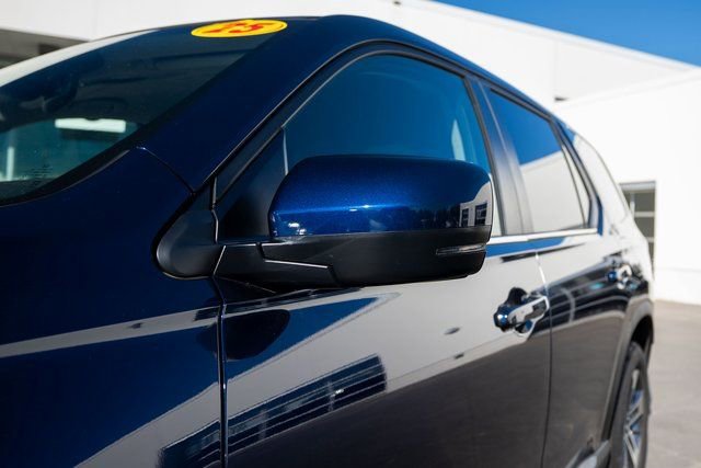 Used 2025 Honda Pilot EX-L image 12