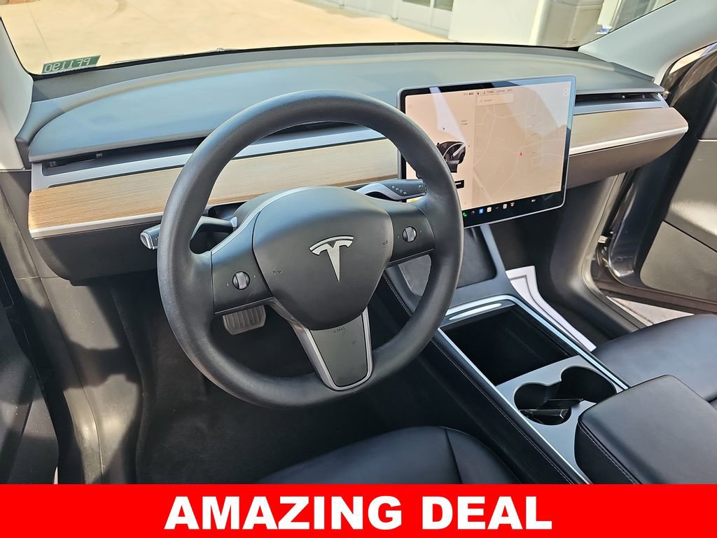 Used 2022 Tesla Model Y Long Range image 17
