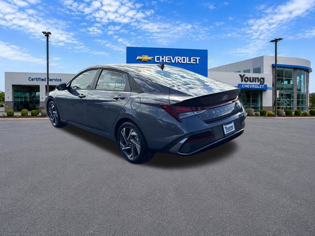 Used 2025 Hyundai Elantra Sport FWD image 5