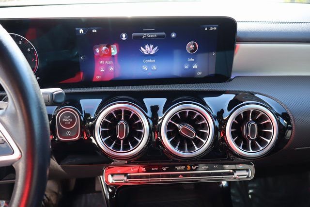 Used 2025 Mercedes-Benz CLA 250 image 33