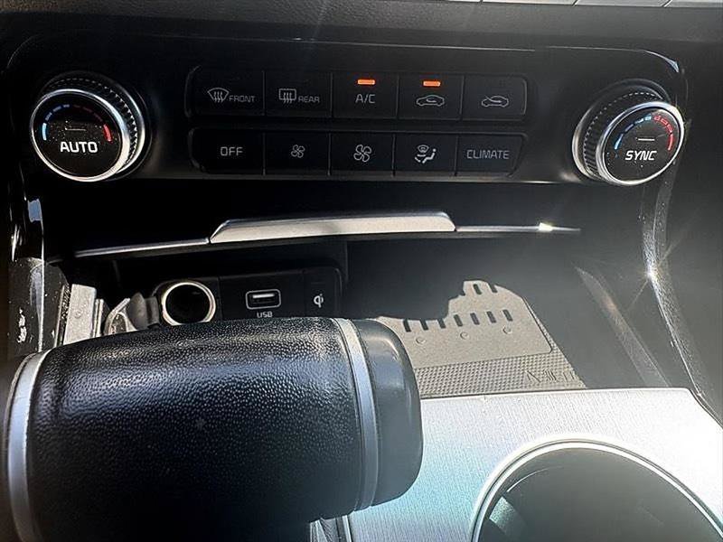 Used 2022 Kia Stinger GT1 RWD image 17