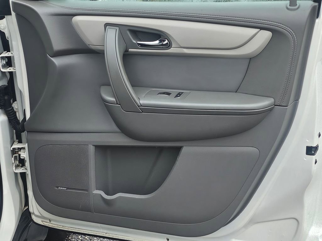 Used 2014 Chevrolet Traverse LT image 34