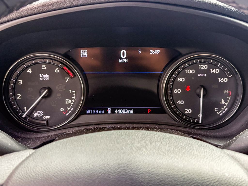 Used 2023 Cadillac XT4 Premium Luxury w/ Technology Package AWD/4WD image 8