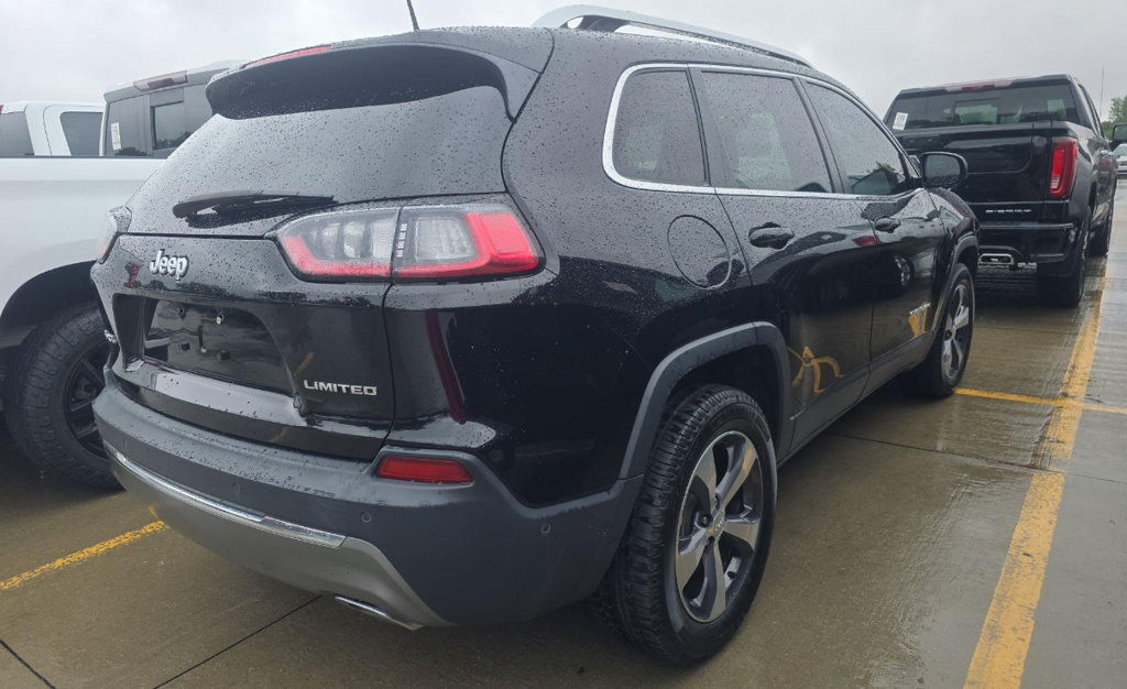 Used 2019 Jeep Cherokee Limited w/ Luxury Group AWD/4WD image 4