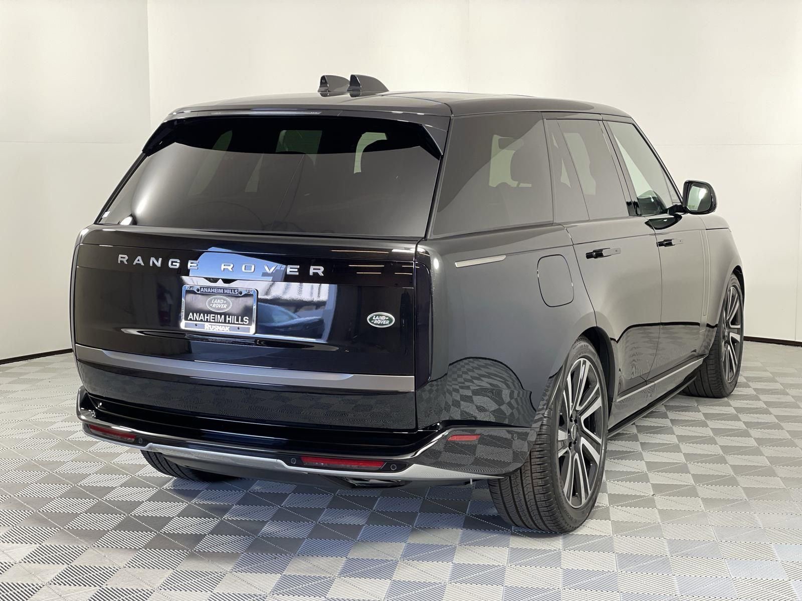 Used 2023 Land Rover Range Rover SE AWD/4WD image 5