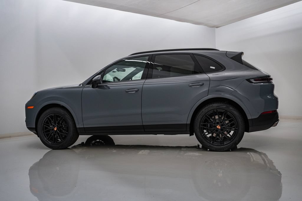 New 2026 Porsche Cayenne AWD/4WD image 2