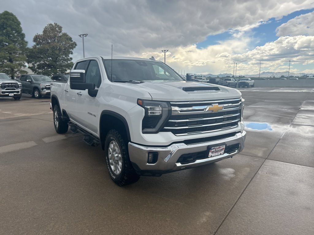 Used 2024 Chevrolet Silverado 2500 LTZ AWD/4WD image 7