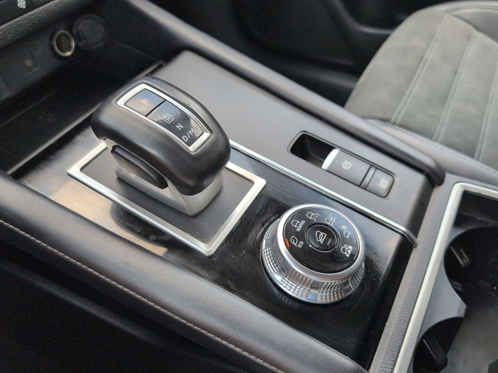 Used 2024 Mitsubishi Outlander SE AWD/4WD image 21