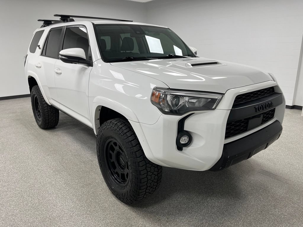 Used 2022 Toyota 4Runner TRD Off-Road Premium AWD/4WD image 2