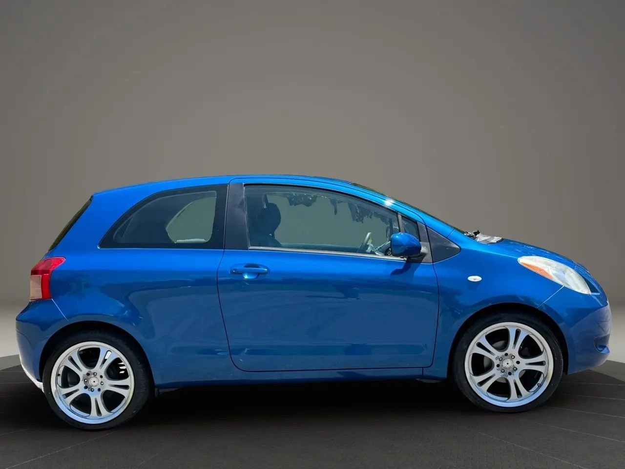 Used 2008 Toyota Yaris S FWD image 8