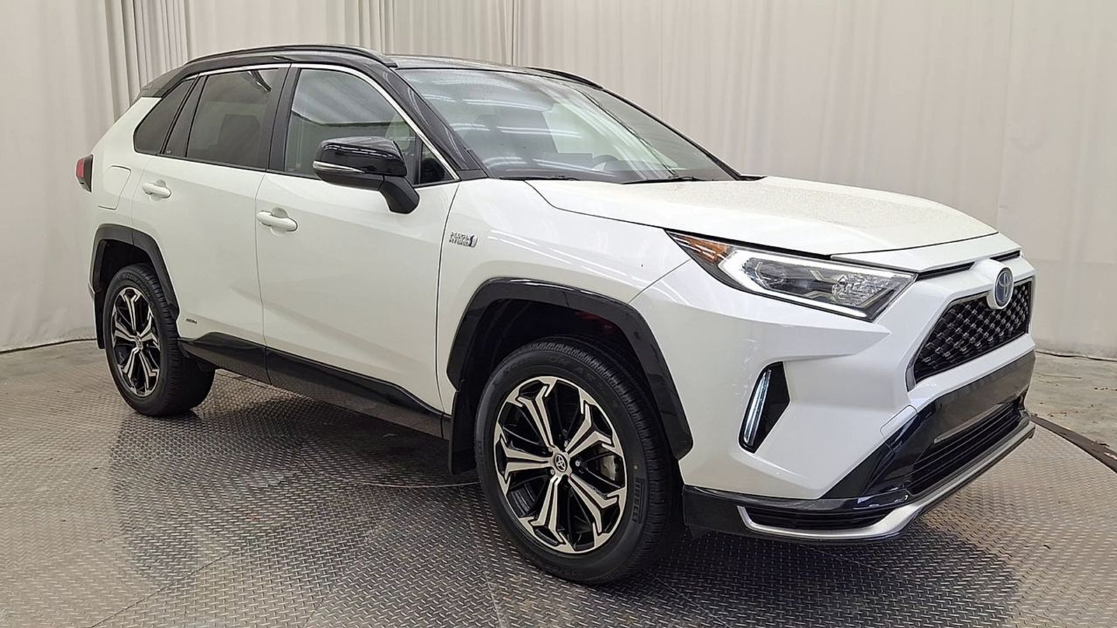 Certified 2021 Toyota RAV4 XSE w/ Weather Package AWD/4WD image 5
