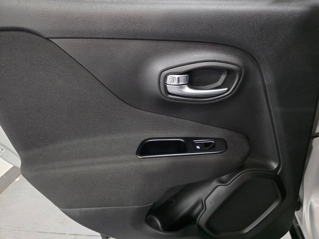 Used 2021 Jeep Renegade Latitude w/ Convenience Group AWD/4WD image 11