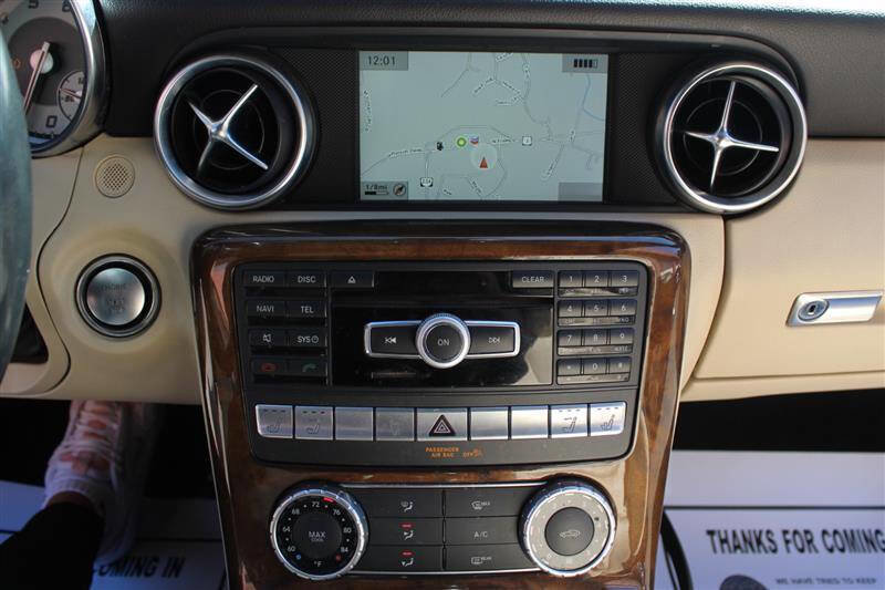 Used 2015 Mercedes-Benz SLK 250 w/ Premium Package image 25