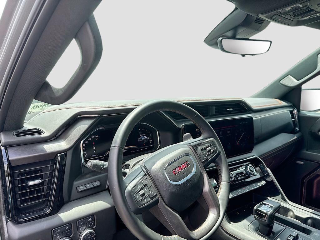 Used 2025 GMC Sierra 1500 AT4 w/ AT4 Premium Package AWD/4WD image 11