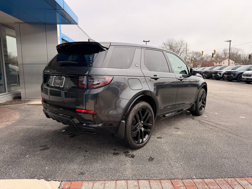 Used 2025 Land Rover Discovery Sport Dynamic SE image 8