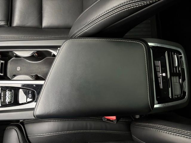 Used 2020 Volvo XC60 T5 Inscription w/ Protection Package Premier image 31