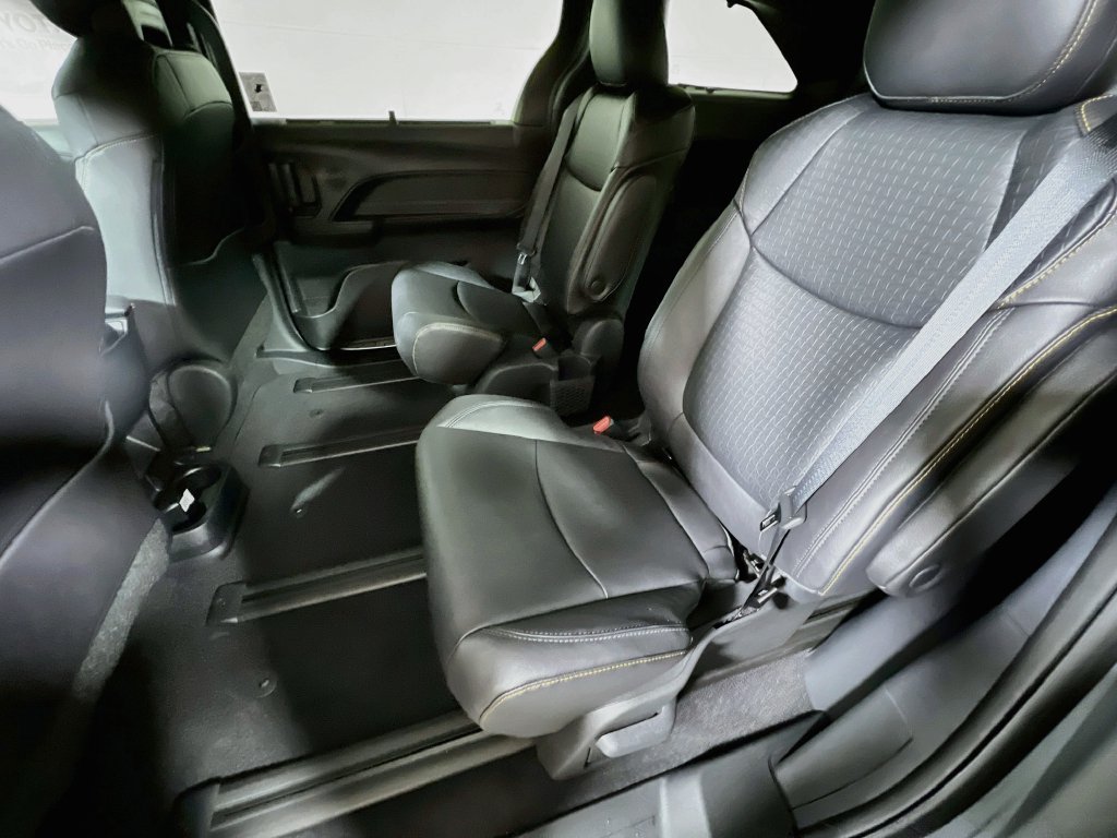 New 2026 Toyota Sienna XLE Woodland Edition AWD/4WD image 20