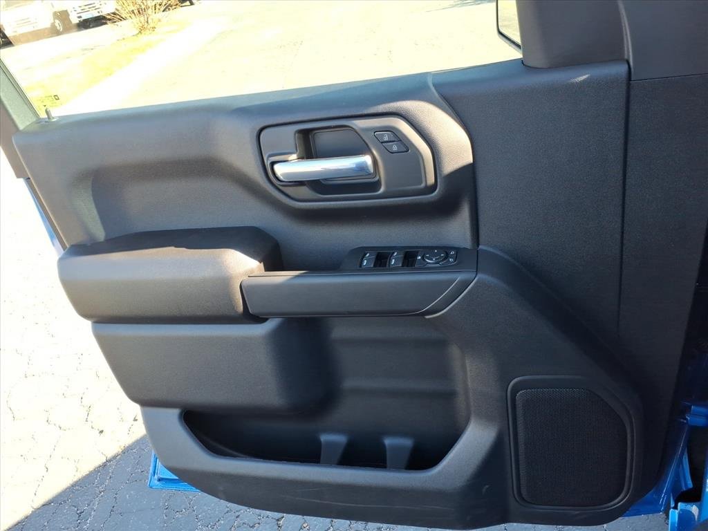 New 2026 Chevrolet Silverado 1500 Custom w/ Turbomax Blackout Package image 8