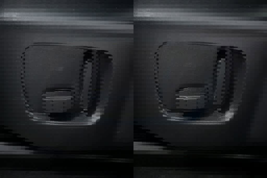 Used 2018 Land Rover Range Rover Velar S image 20