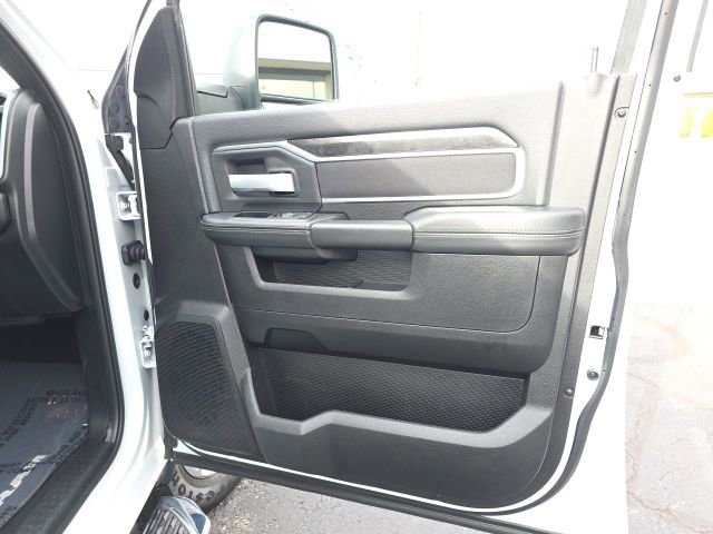 Used 2024 RAM 2500 Big Horn w/ Safety Group image 49