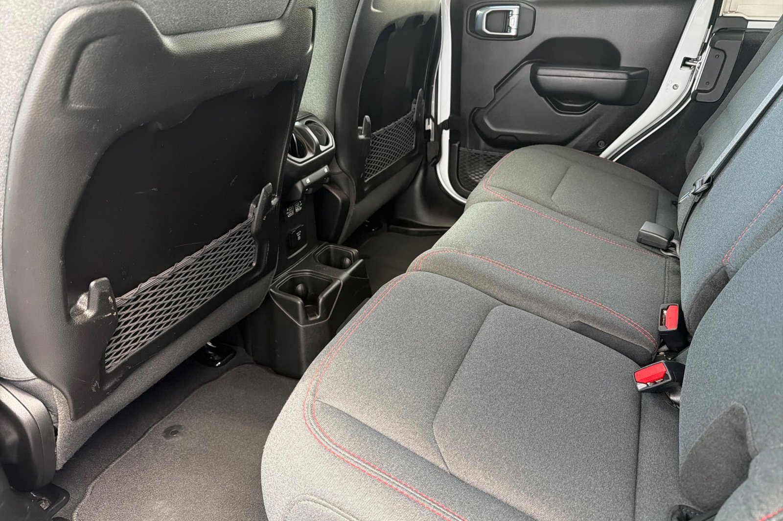 Used 2025 Jeep Wrangler Unlimited Rubicon image 11