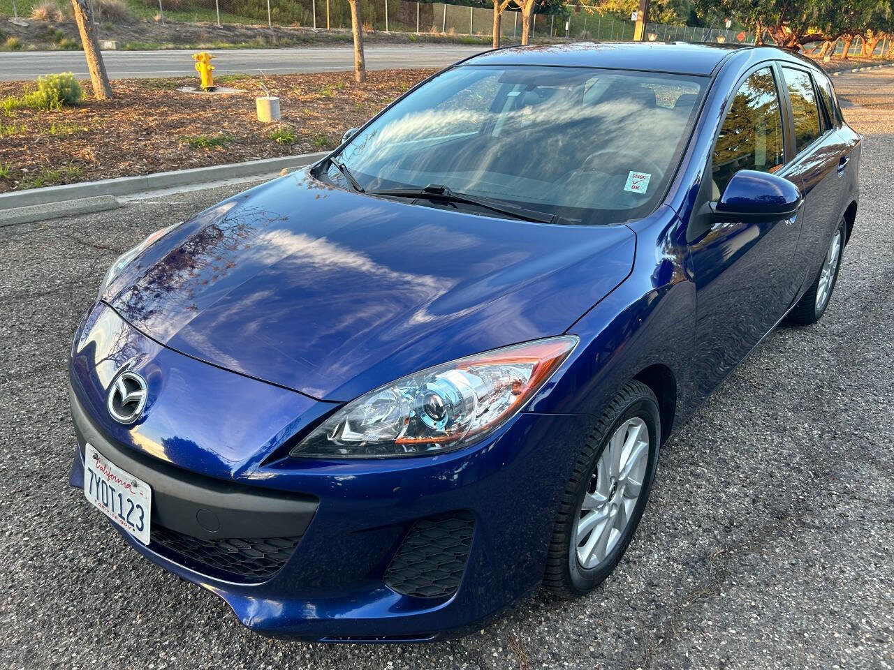 Used 2013 MAZDA MAZDA3 i Touring image 3