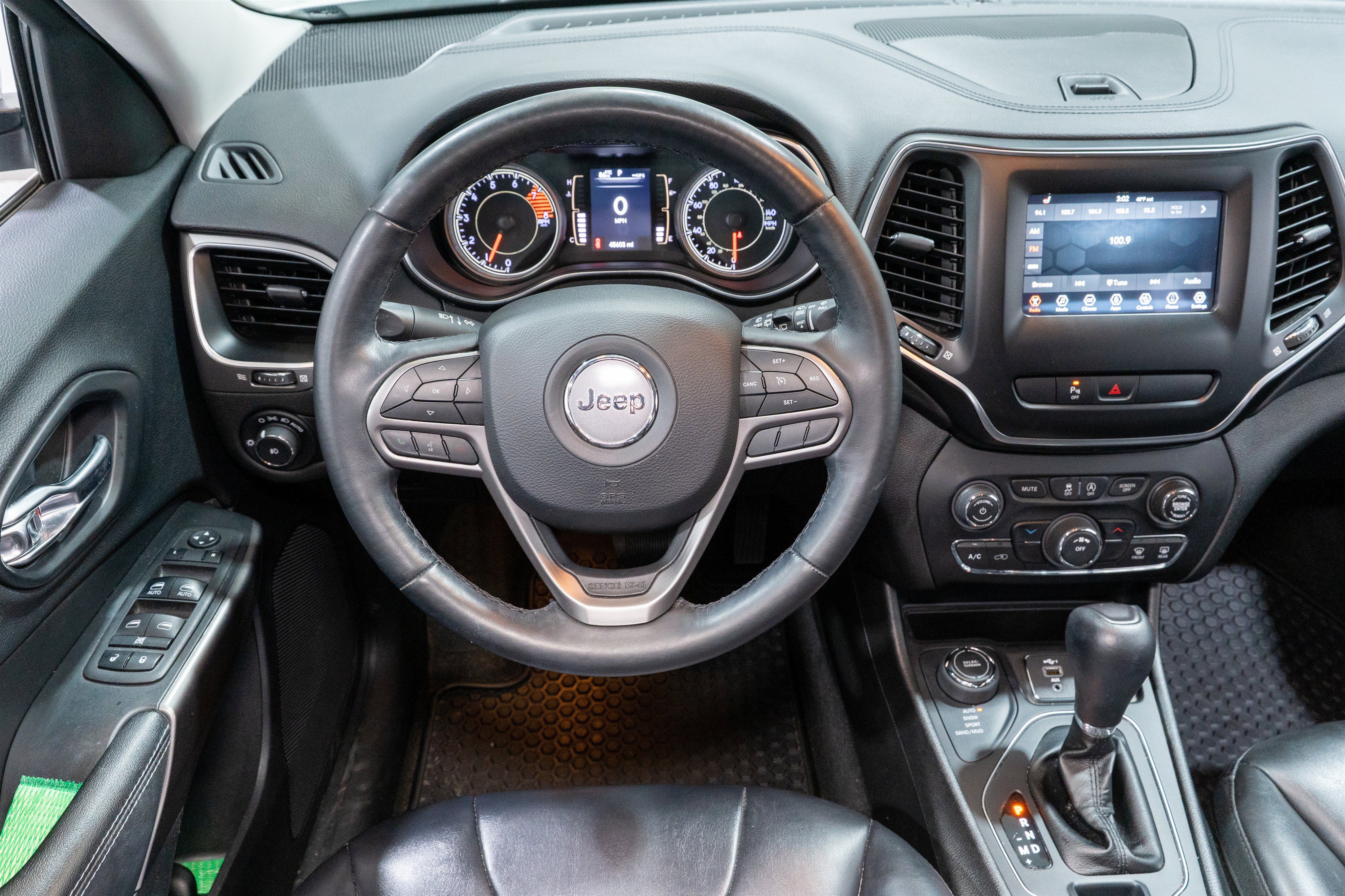 Used 2019 Jeep Cherokee Latitude Plus w/ Cold Weather Group image 11