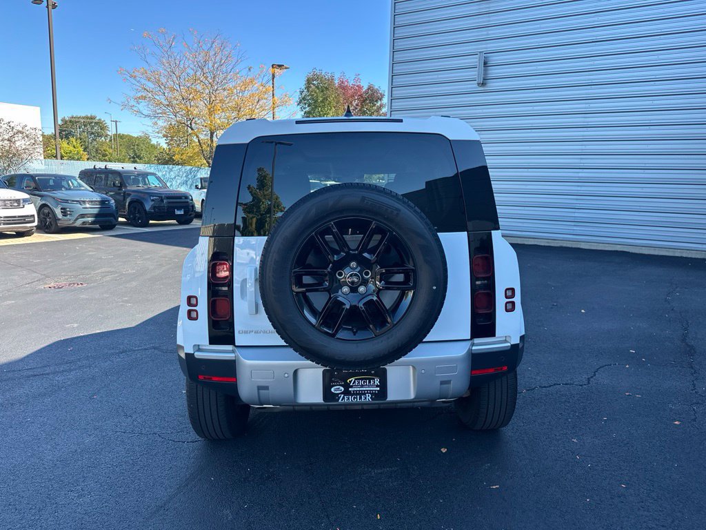 Used 2025 Land Rover Defender 110 S AWD/4WD image 5