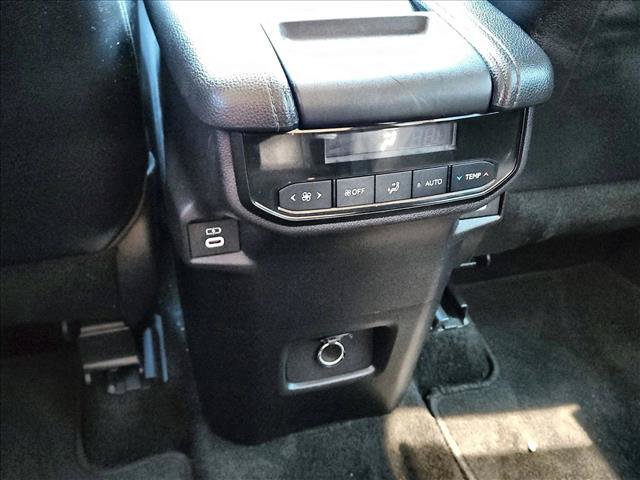 Used 2025 Toyota Grand Highlander AWD image 17