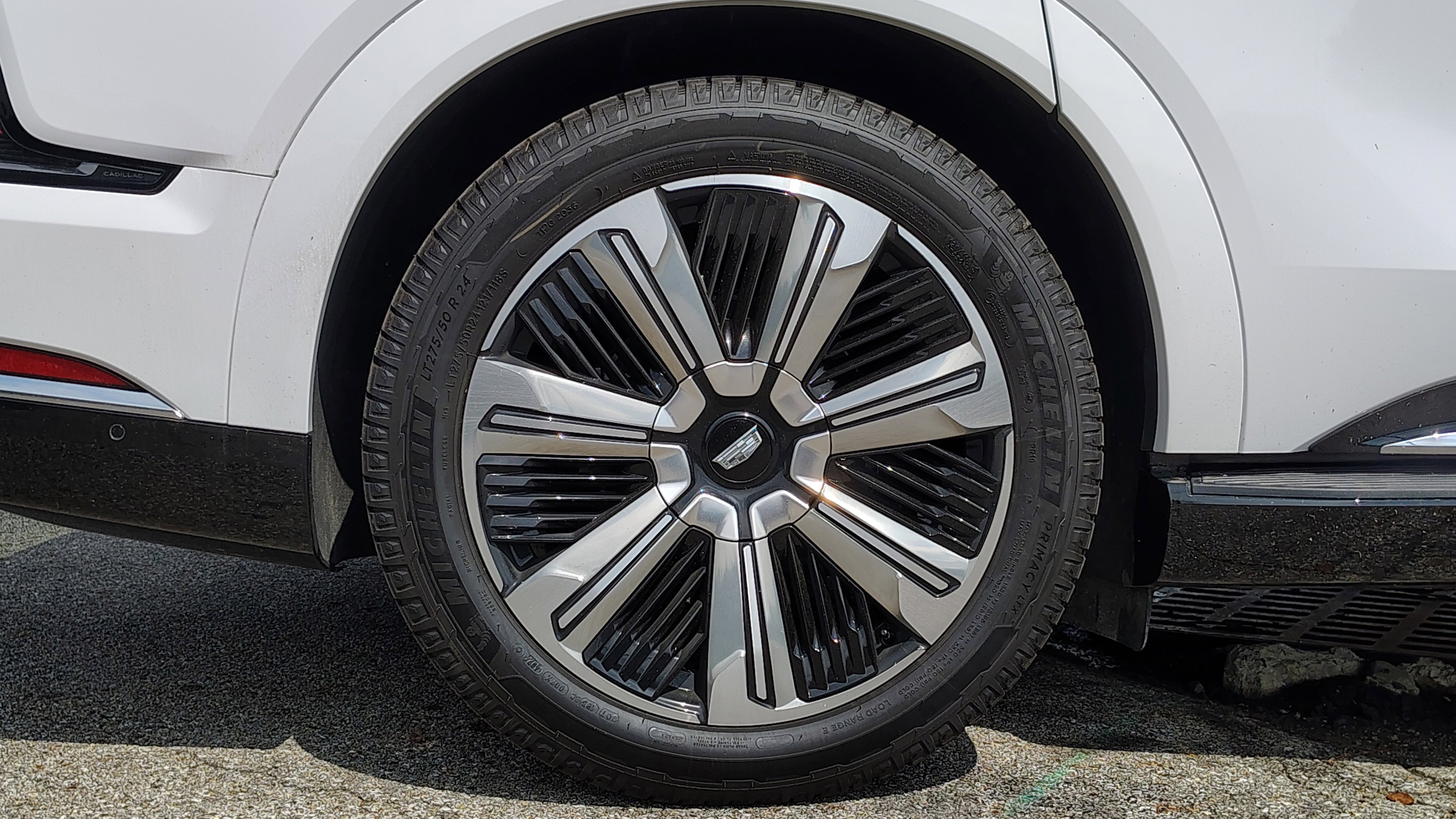 New 2025 Cadillac Escalade IQ Luxury 2 image 41