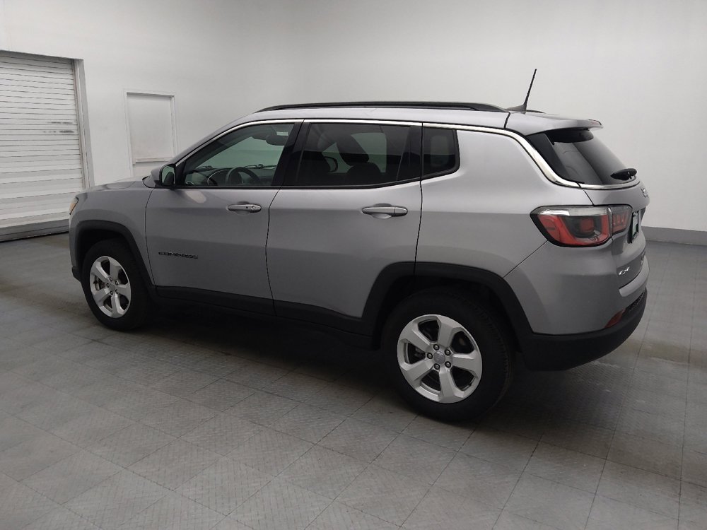 Used 2019 Jeep Compass Latitude w/ Popular Equipment Group AWD/4WD image 3
