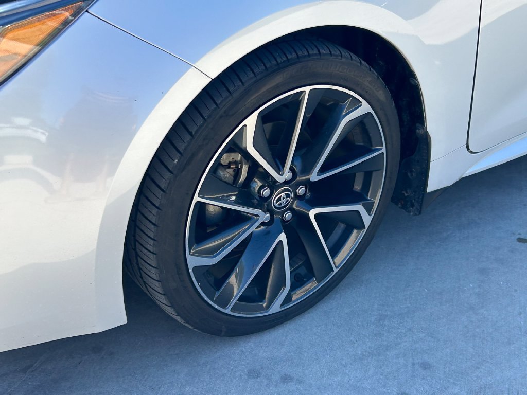 Used 2022 Toyota Corolla XSE FWD image 9