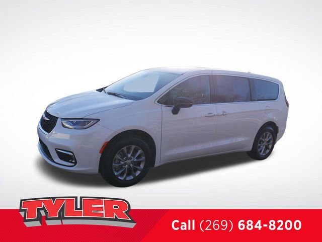 New 2026 Chrysler Pacifica Select AWD/4WD image 3