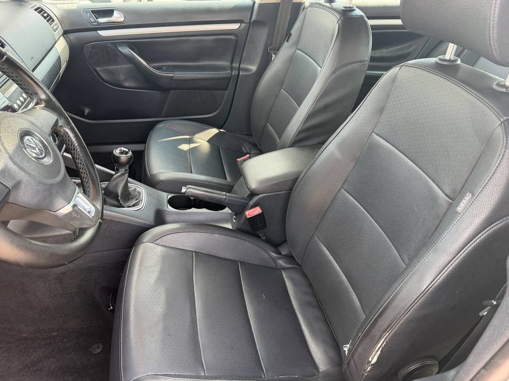Used 2010 Volkswagen Jetta Limited Edition FWD image 10