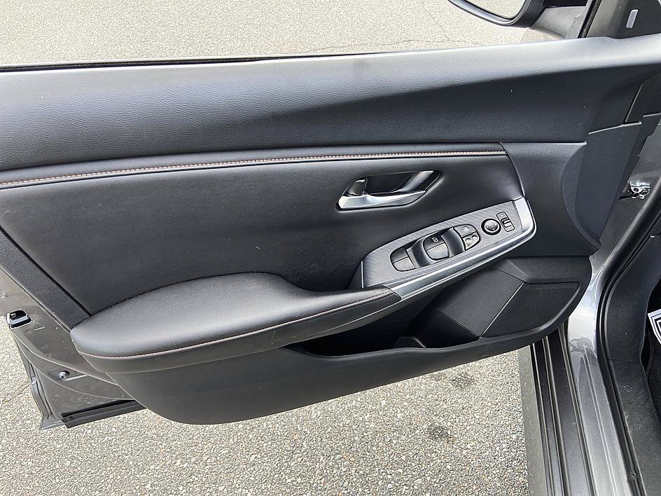 Certified 2023 Nissan Sentra SR FWD image 10