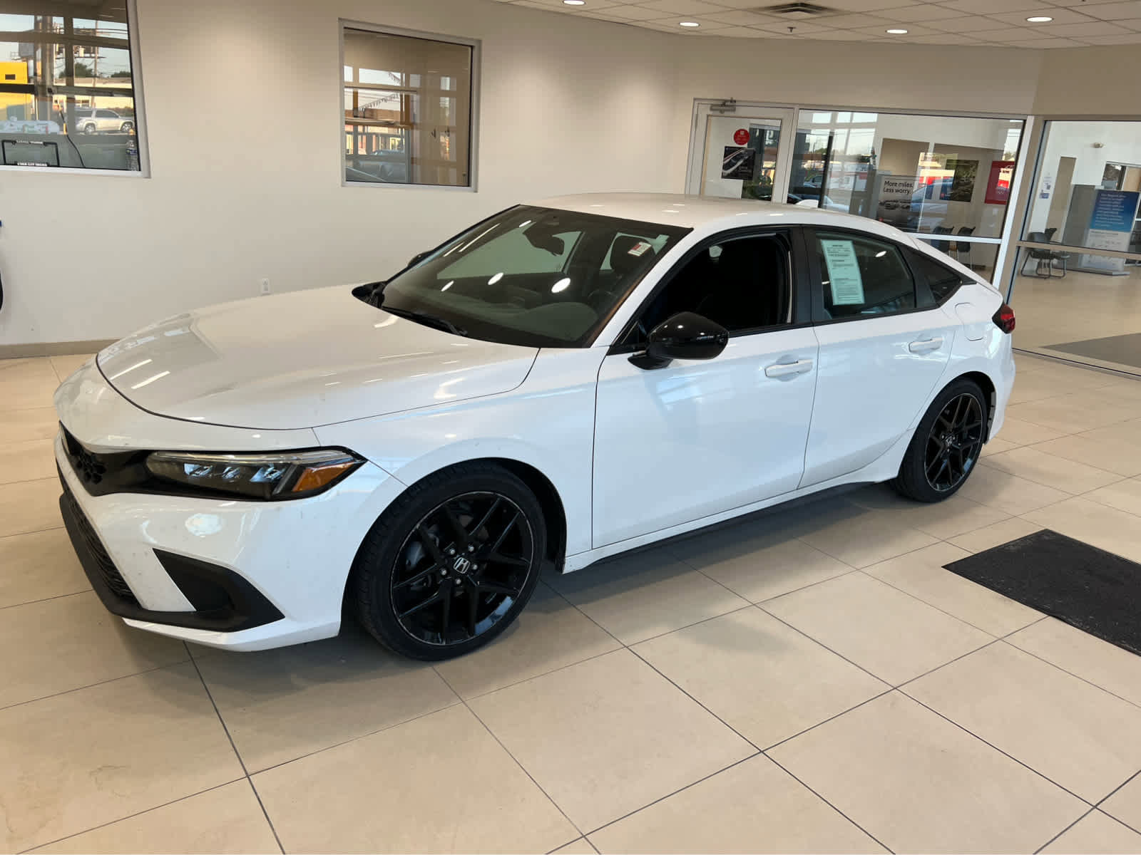Used 2023 Honda Civic Sport image 2