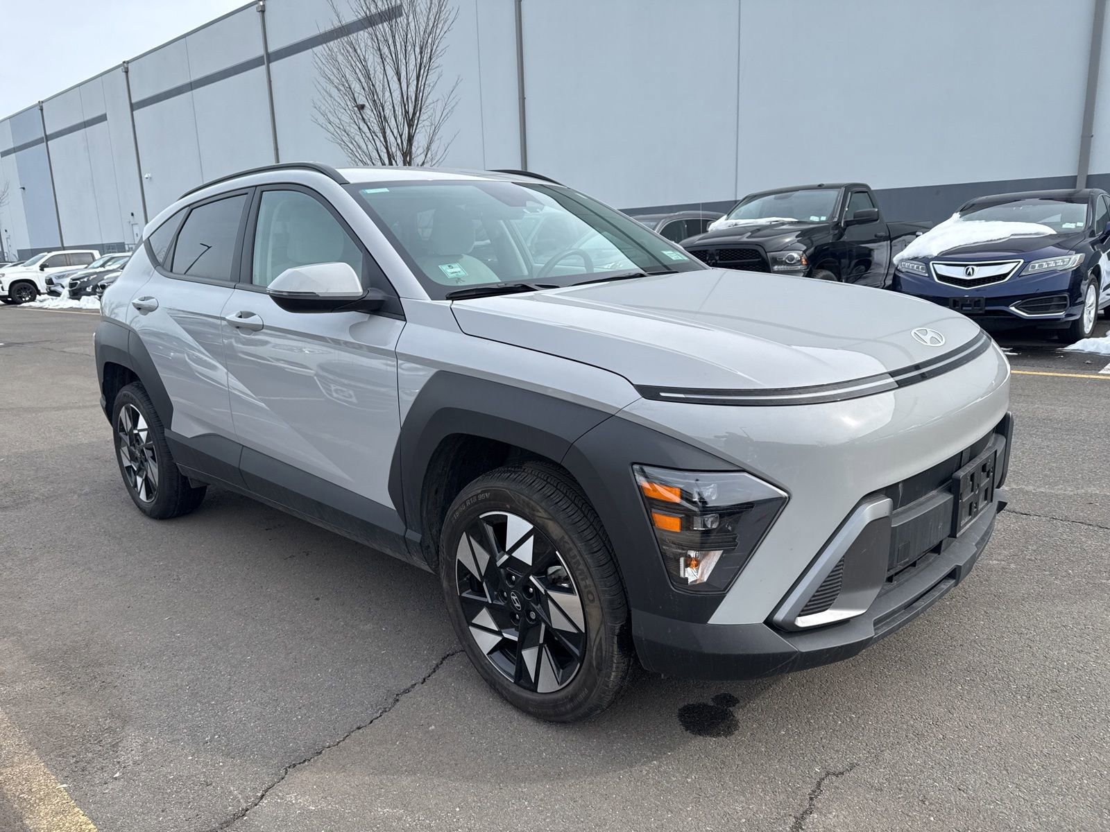Used 2024 Hyundai Kona SEL w/ Convenience Package image 3