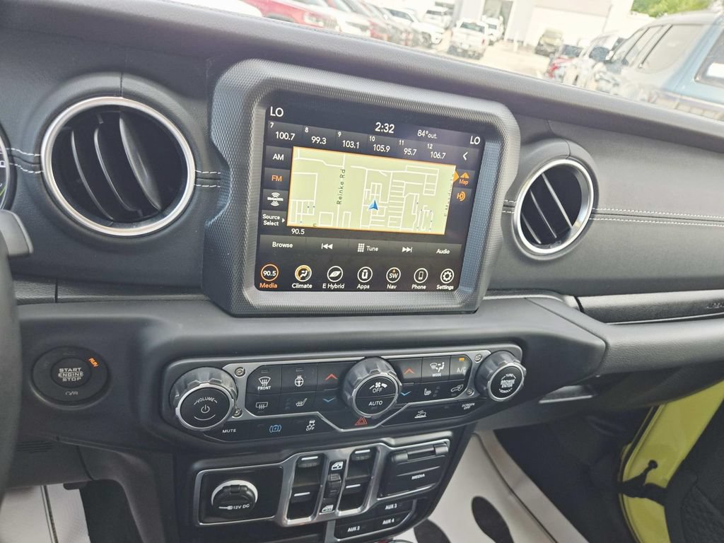 Used 2023 Jeep Wrangler Unlimited Sahara w/ Cold Weather Group AWD/4WD image 27