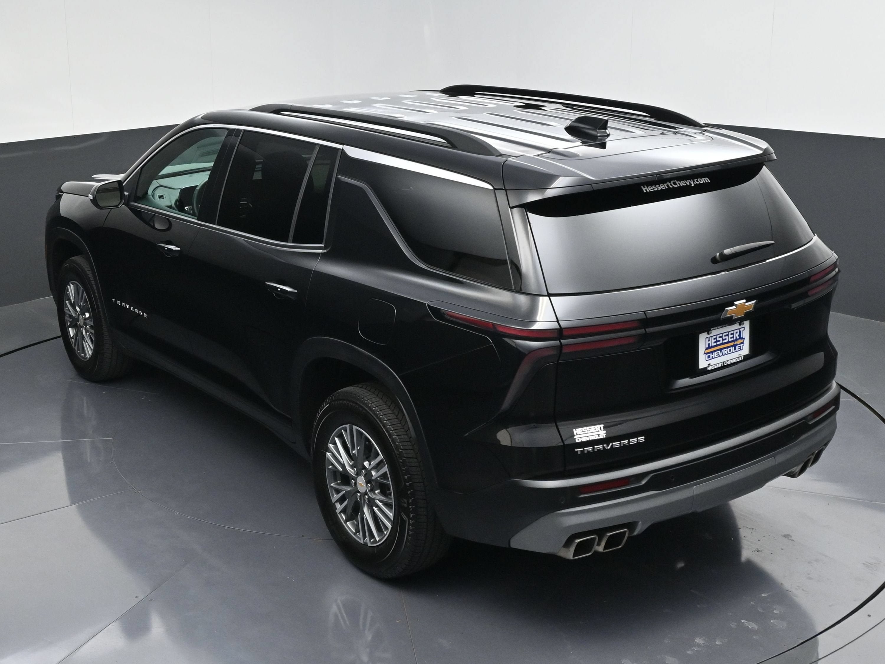 Certified 2025 Chevrolet Traverse LT FWD image 49