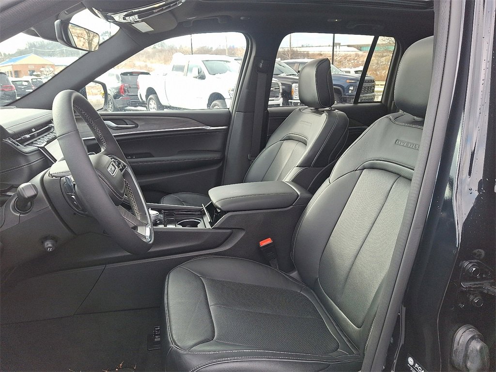 Used 2024 Jeep Grand Cherokee Overland image 13