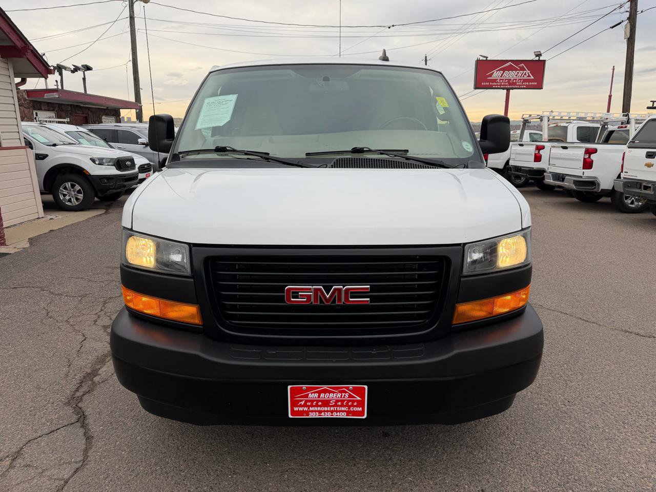 Used 2023 GMC Savana 3500 Extended w/ Driver Convenience Package image 3
