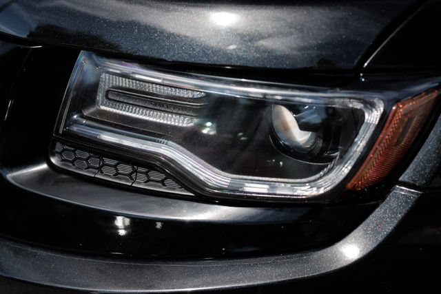 Used 2014 Jeep Grand Cherokee SRT AWD/4WD image 9